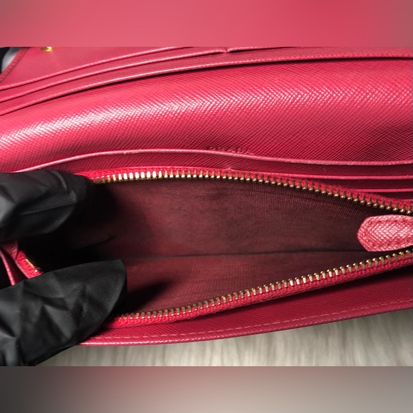 Prada Pink Peonia Textured Saffiano Triang Leather Wallet - Picture 16 of 17